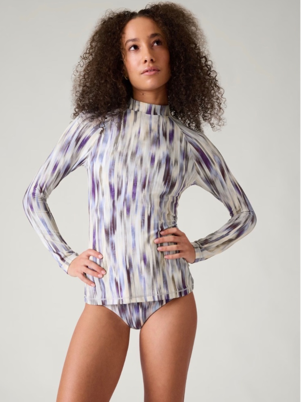 Athleta's Printed rashguard. Women. Grey abstract print